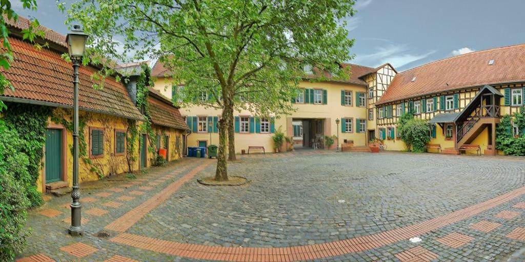Hotel-Pension Zum Hirsch Hattersheim am Main Exterior photo